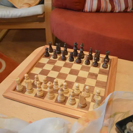 On The Moselle In Dhron 诺伊马根-德赫龙