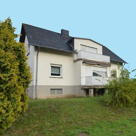 On The Moselle In Dhron * Neumagen-Dhron